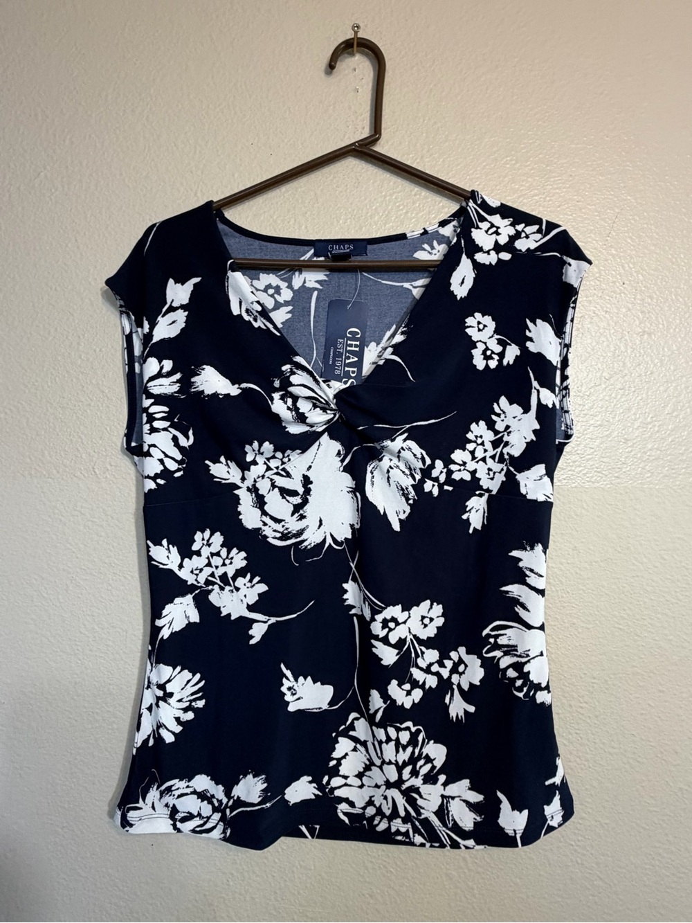 Chaps Navy & White Floral Knot-Front Cap Sleeve blouse nwt